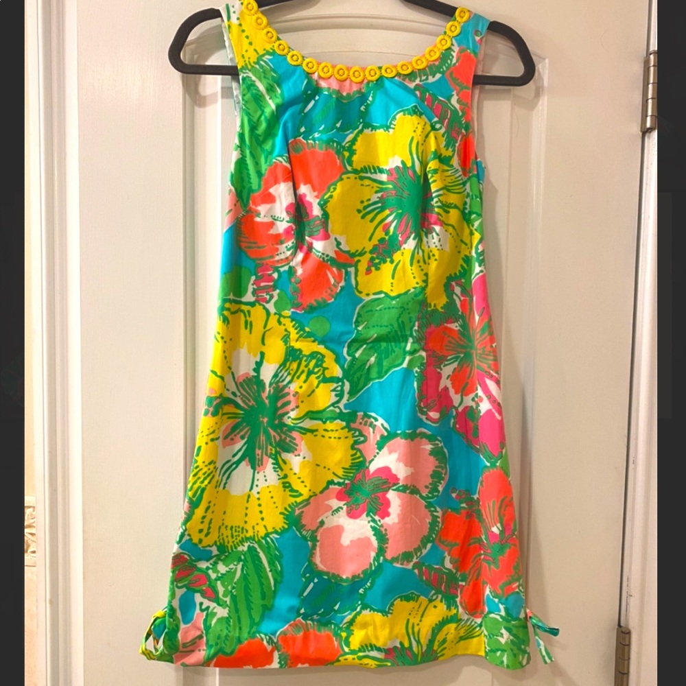 Beautiful Lilly Pulitzer dress with bow